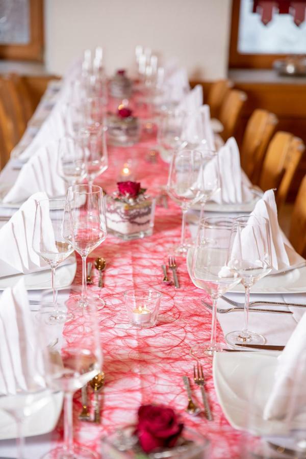 Hotel-Restaurant Straussen Harburg  Bagian luar foto